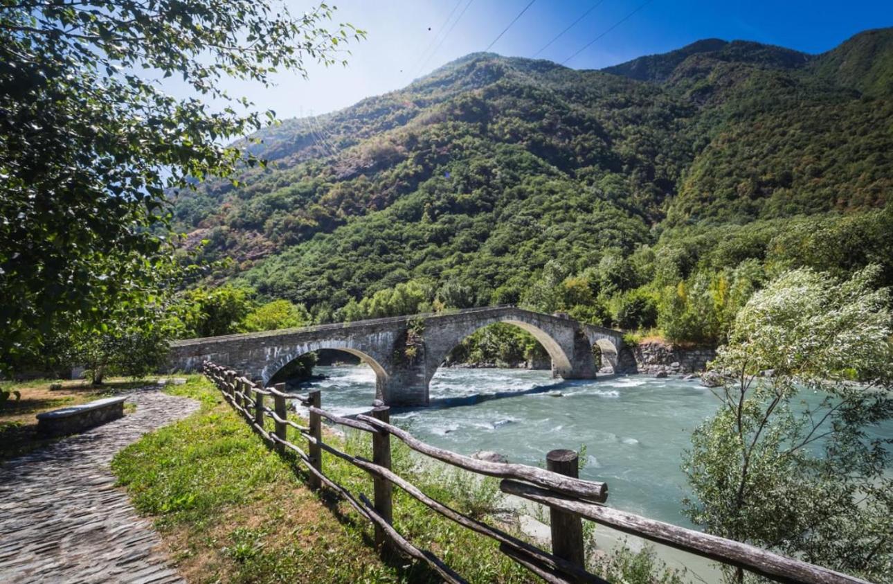 Appartamento La Torre Arnad Esterno foto